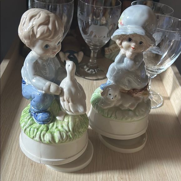 Other - Musical Rotating Vintage Porcelain Figurines with Boy and Girl🥳🥳❌❌